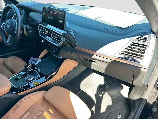 Used 2025 BMW X4 M40i w/ Premium Package image 31