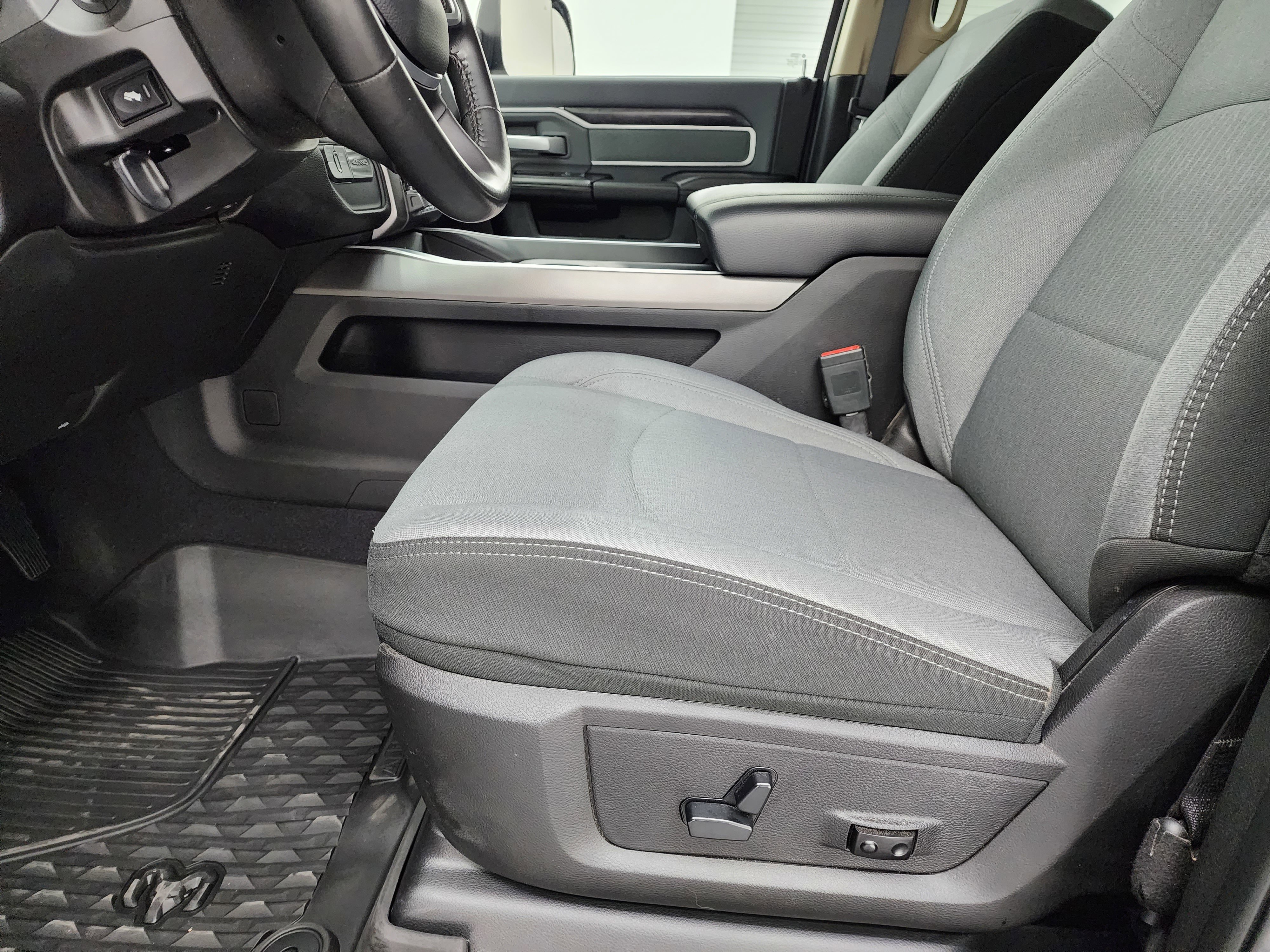 Used 2020 RAM 2500 Big Horn w/ Level 2 Equipment Group image 61