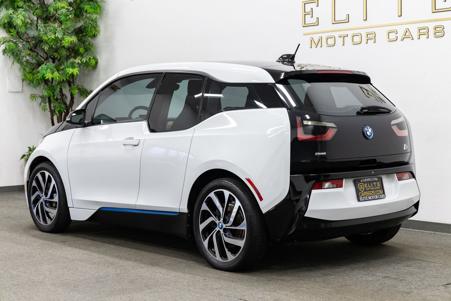 Used 2015 BMW i3 w/ Range Extender image 3
