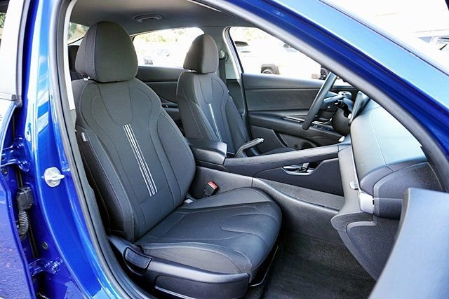 Used 2021 Hyundai Elantra SEL image 12