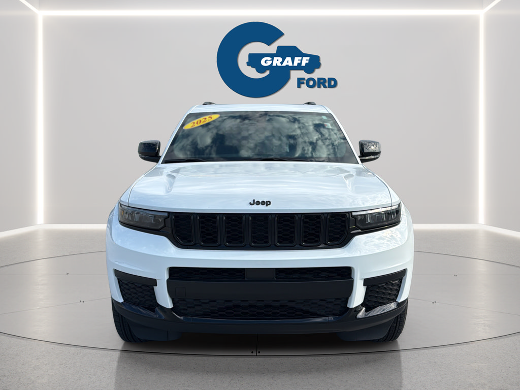 Used 2025 Jeep Grand Cherokee L Altitude AWD/4WD image 12
