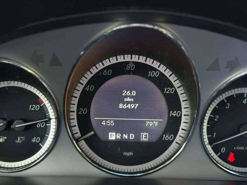 Used 2011 Mercedes-Benz C 300 4MATIC Sedan image 13