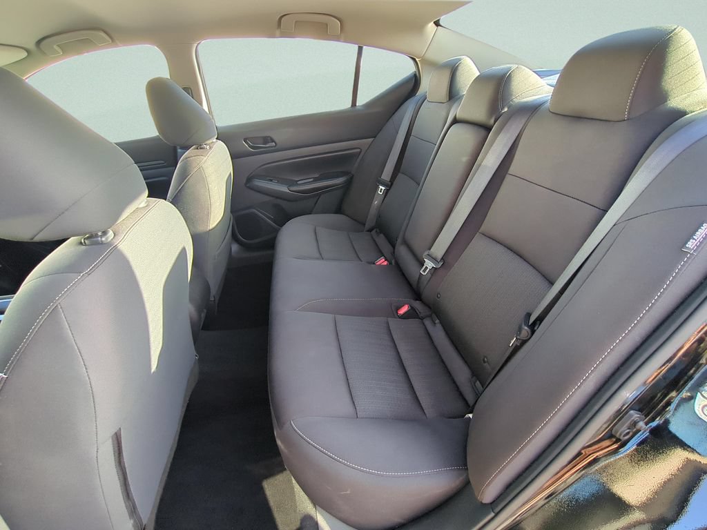 Used 2024 Nissan Altima 2.5 SV FWD image 9
