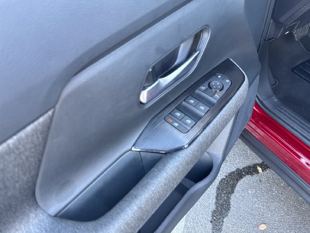 Used 2026 Nissan Kicks SV FWD image 12