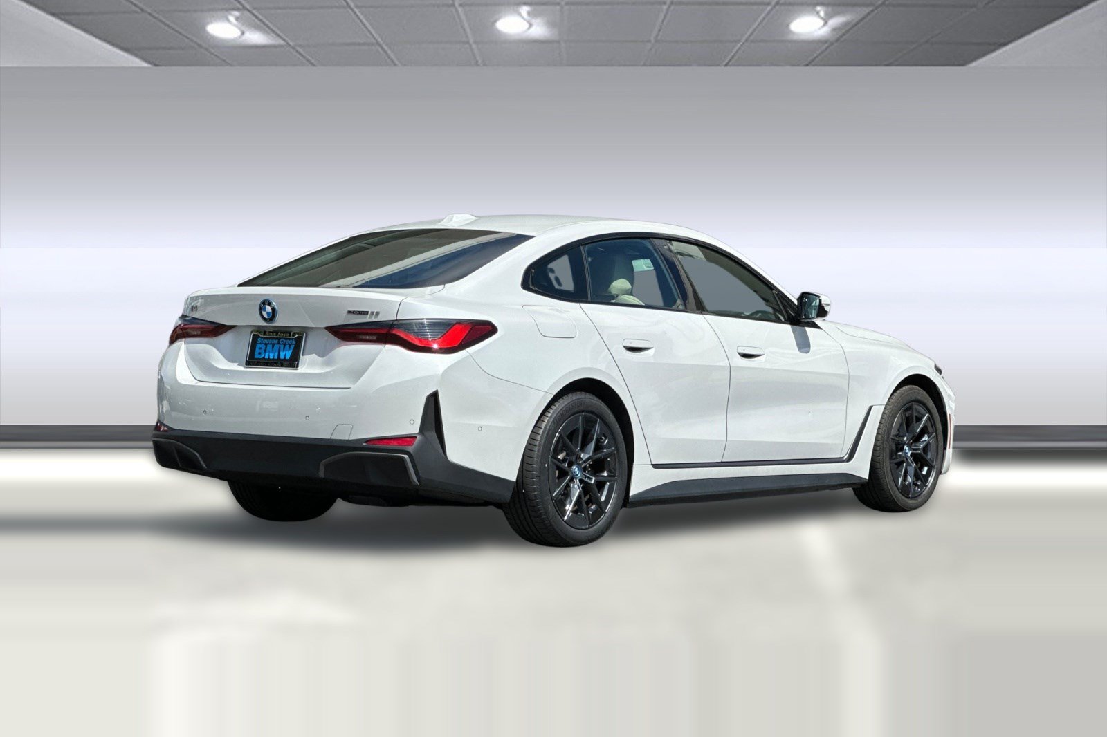 Certified 2023 BMW i4 eDrive35 RWD image 9