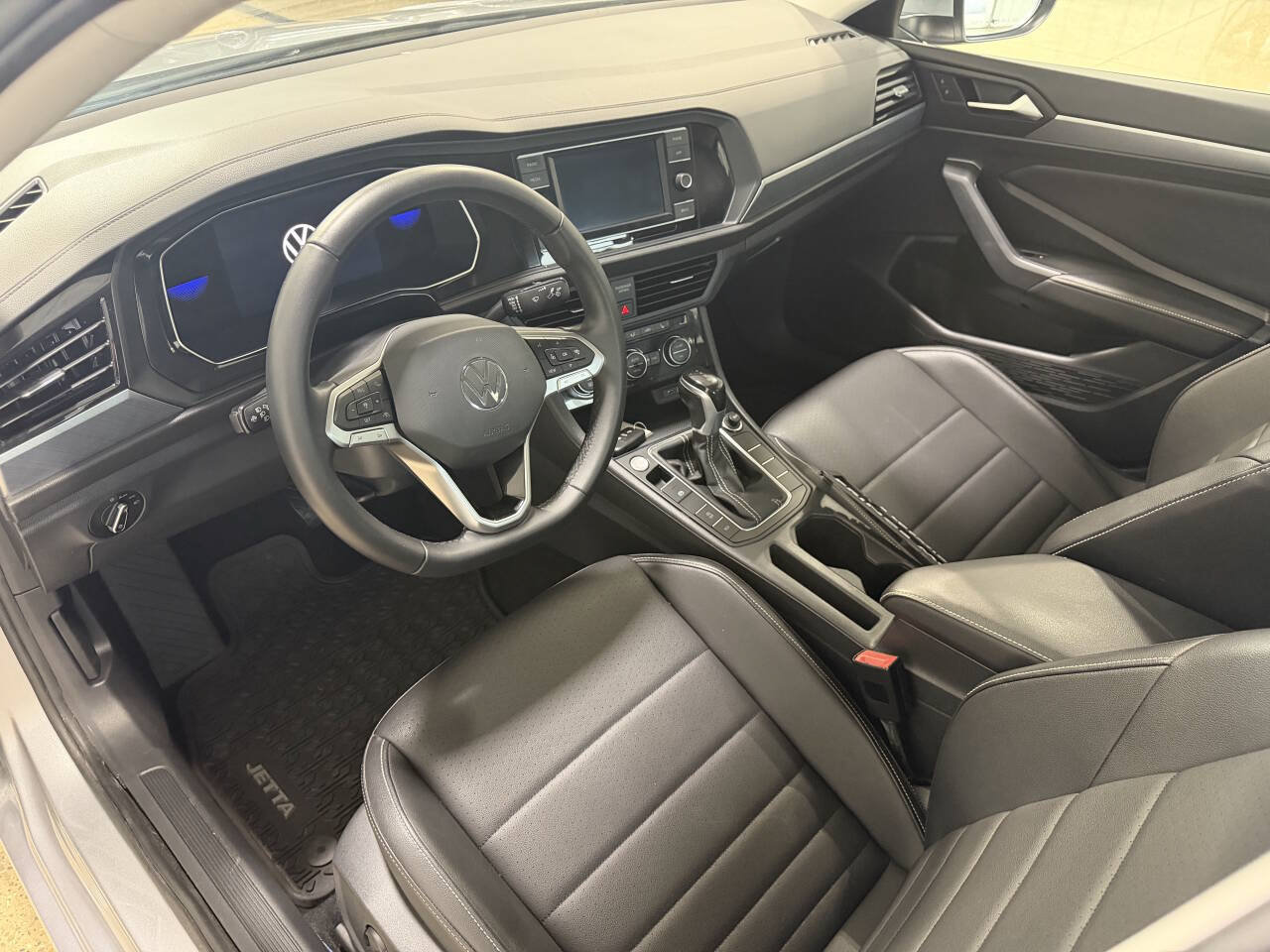 Used 2022 Volkswagen Jetta SE FWD image 8