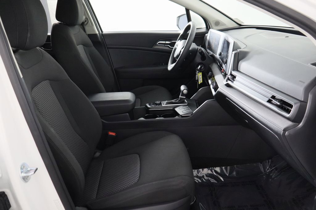 Used 2025 Kia Sportage LX FWD image 18