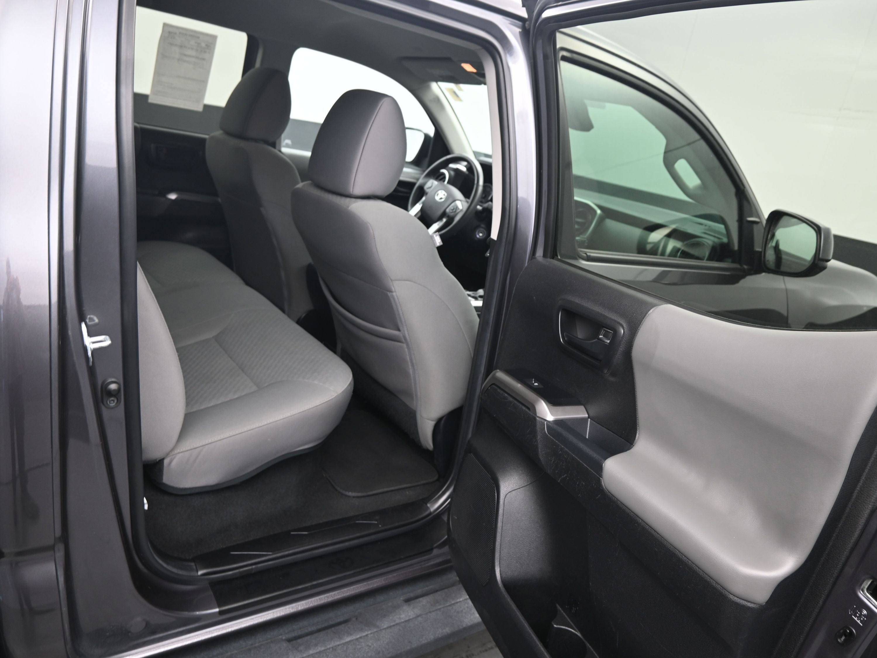 Used 2022 Toyota Tacoma SR5 w/ SR5 Appearance Package (SM) image 10