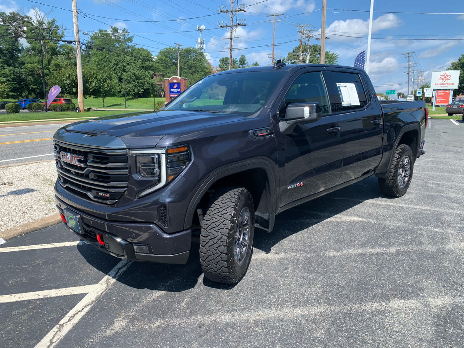 Used 2024 GMC Sierra 1500 AT4 w/ AT4 Preferred Package AWD/4WD image 3