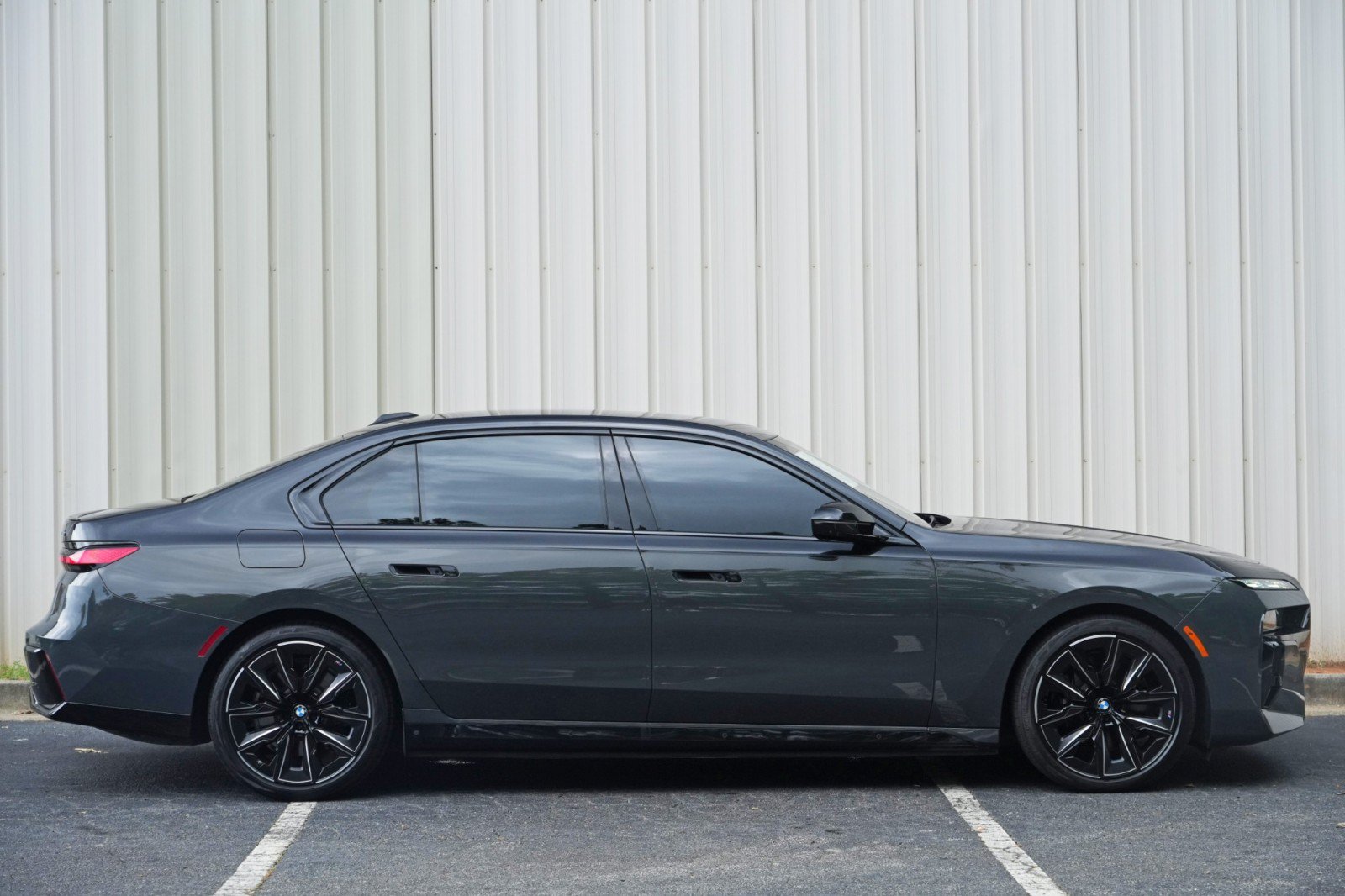 Used 2023 BMW i7 xDrive60 w/ Executive Package 2 AWD/4WD image 66