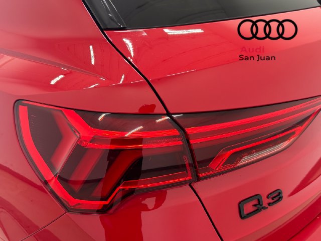 Used 2025 Audi Q3 2.0T Premium w/ Black Optic Sport Package AWD/4WD image 11