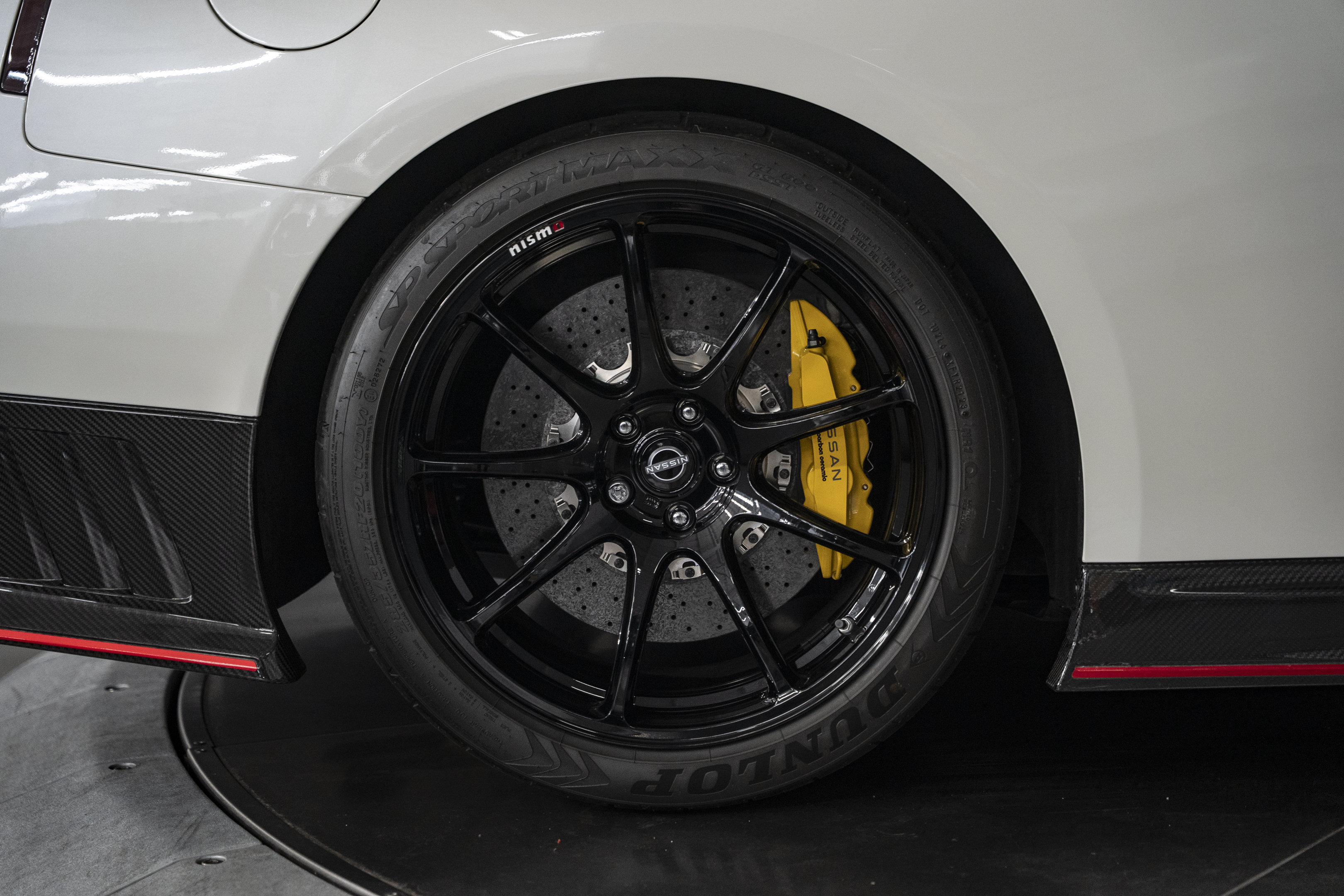 Used 2024 Nissan GT-R NISMO w/ Floor Mat Package AWD/4WD image 29