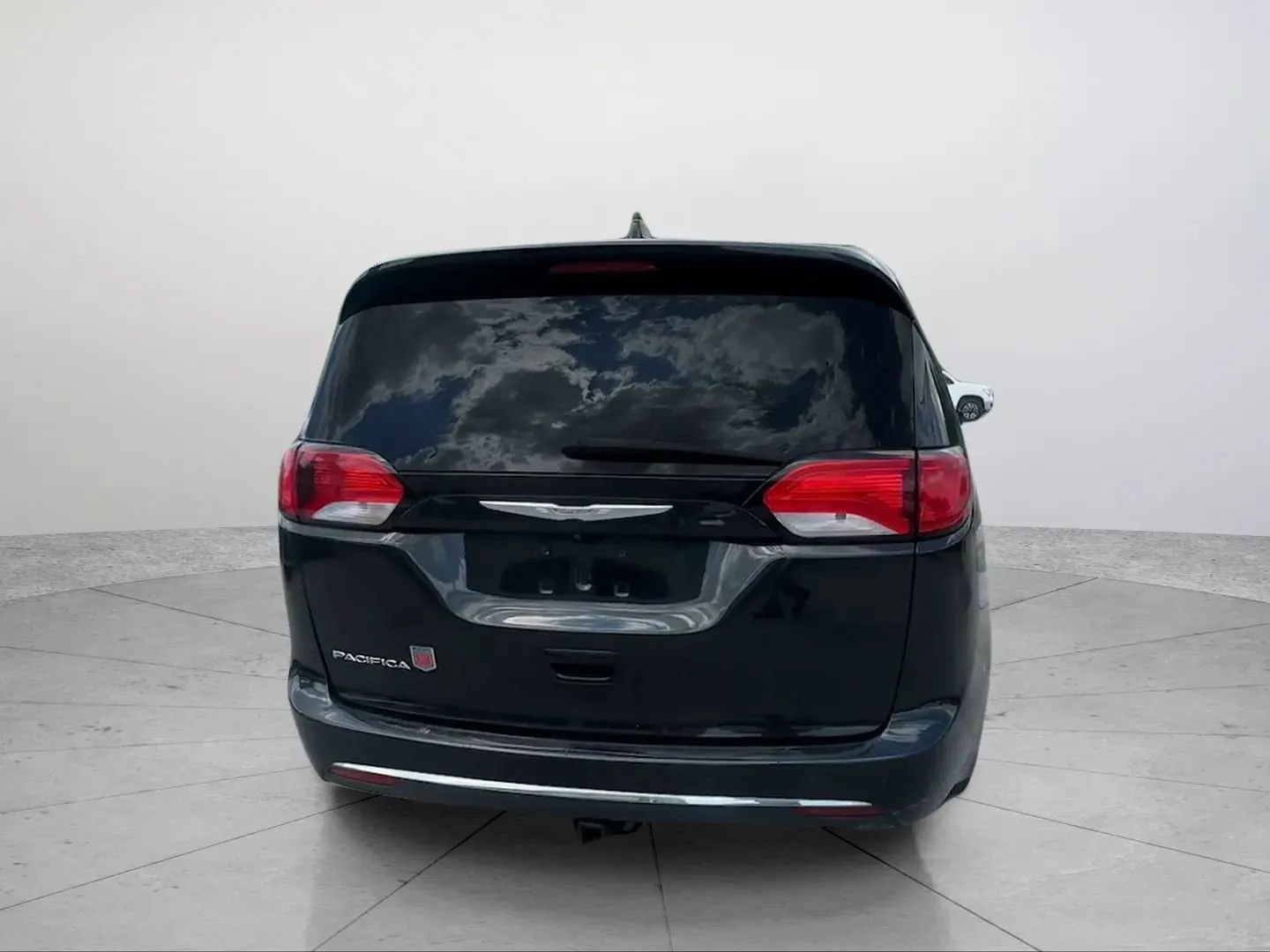 Used 2017 Chrysler Pacifica Touring-L FWD image 15