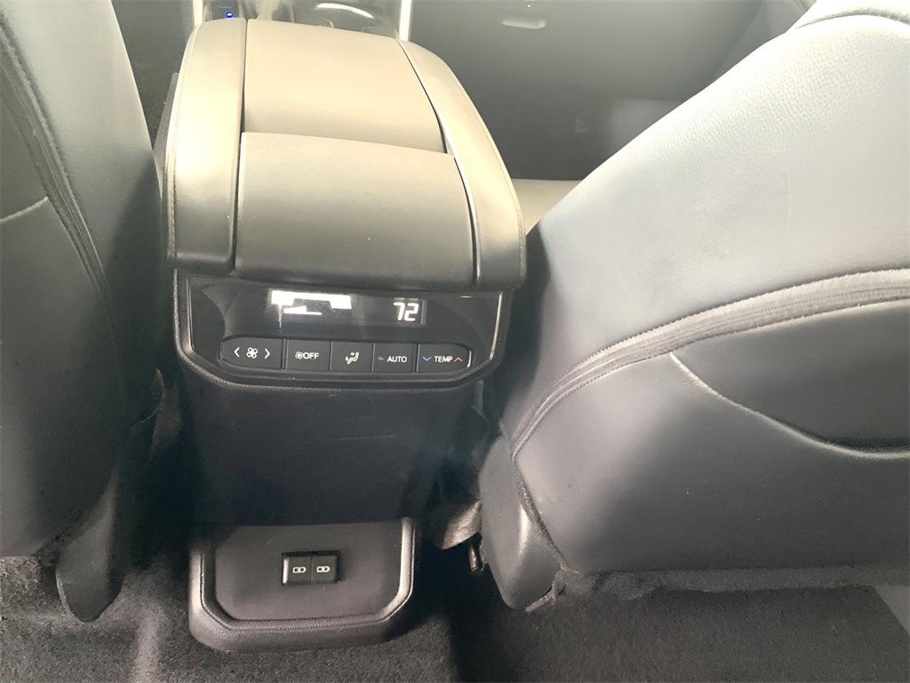 Used 2024 Toyota Highlander XLE image 20