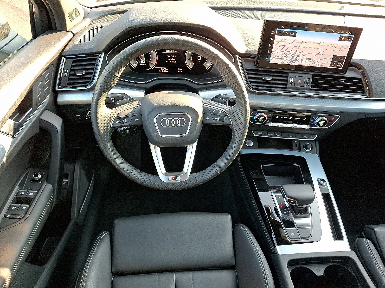 Certified 2025 Audi Q5 2.0T Premium Plus image 12