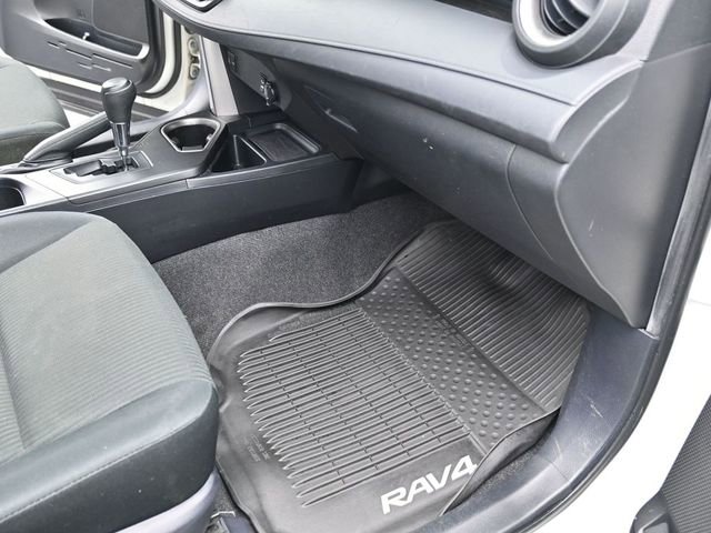 Used 2017 Toyota RAV4 LE image 19