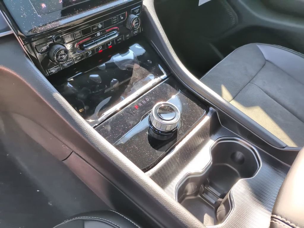 New 2025 Jeep Grand Cherokee L Altitude image 28