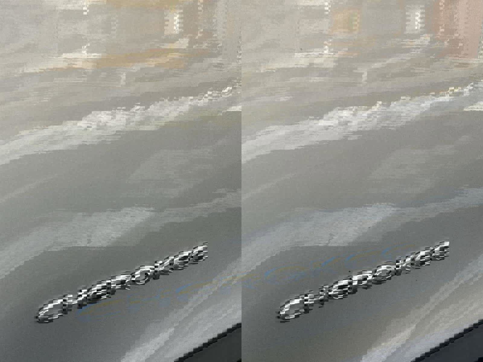 Used 2016 Jeep Cherokee Latitude w/ Cold Weather Group image 11