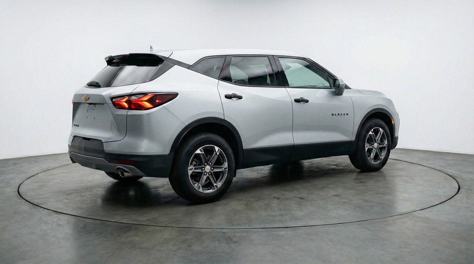 Used 2025 Chevrolet Blazer LT image 9