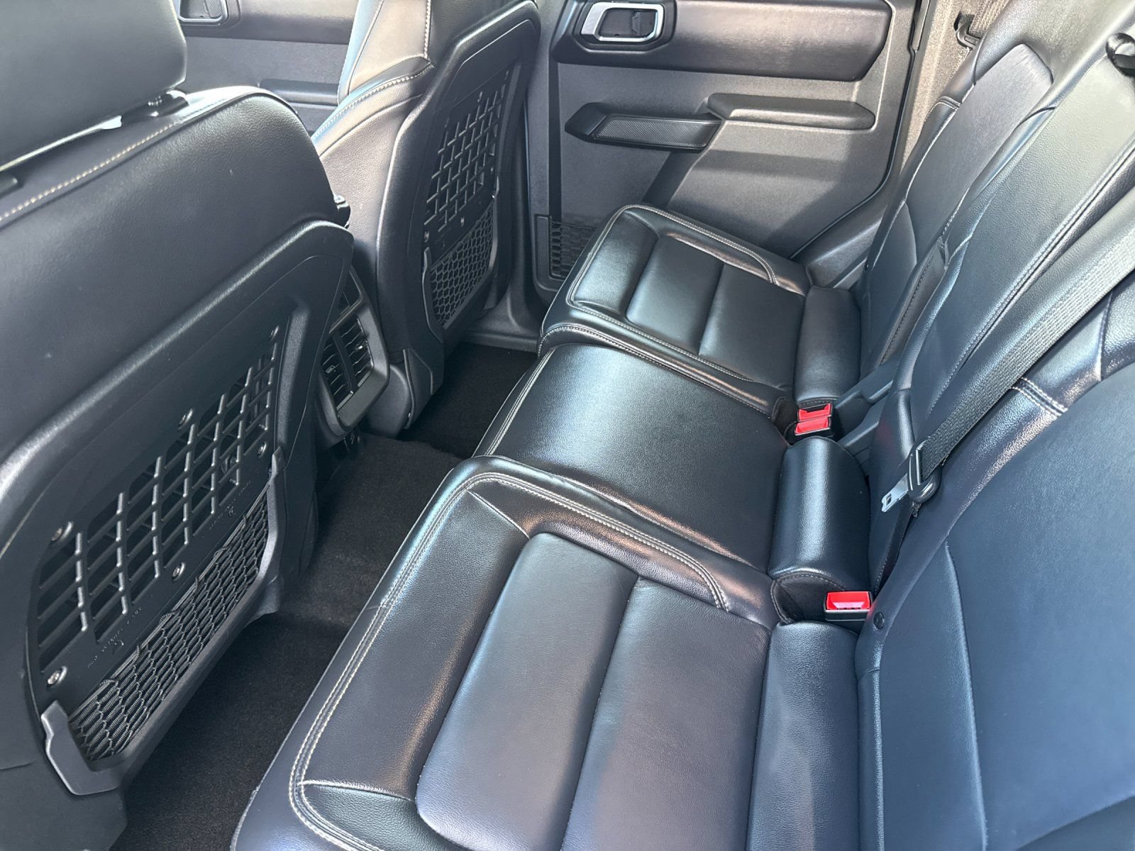 Used 2025 Ford Bronco Badlands AWD/4WD image 16