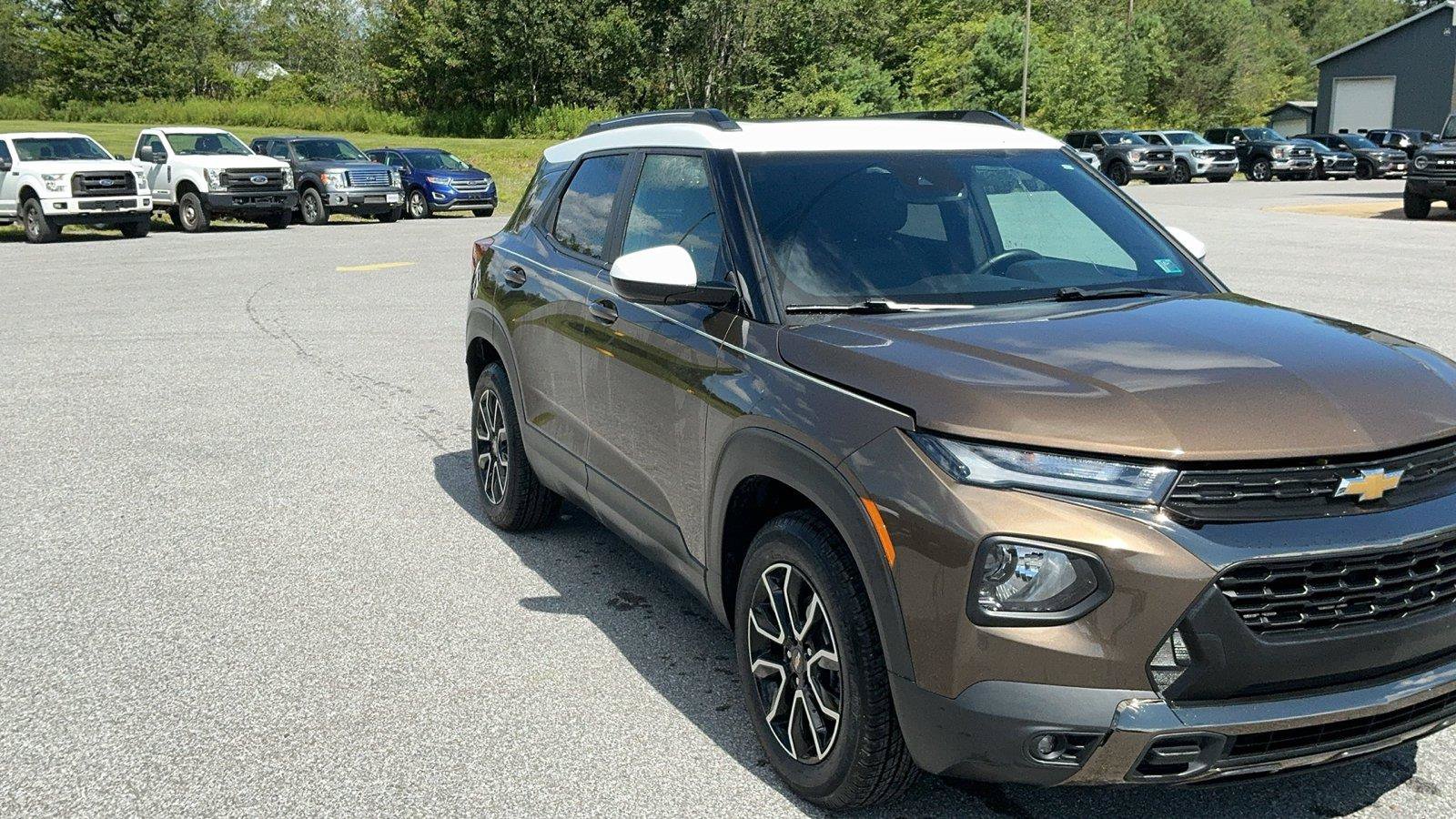 Used 2022 Chevrolet TrailBlazer ACTIV w/ Sun and Liftgate Package AWD/4WD image 3