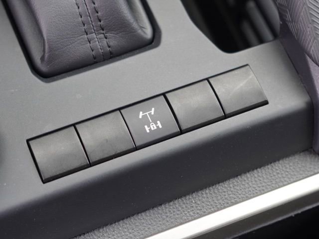 Certified 2025 Toyota Tacoma TRD Off-Road AWD/4WD image 40