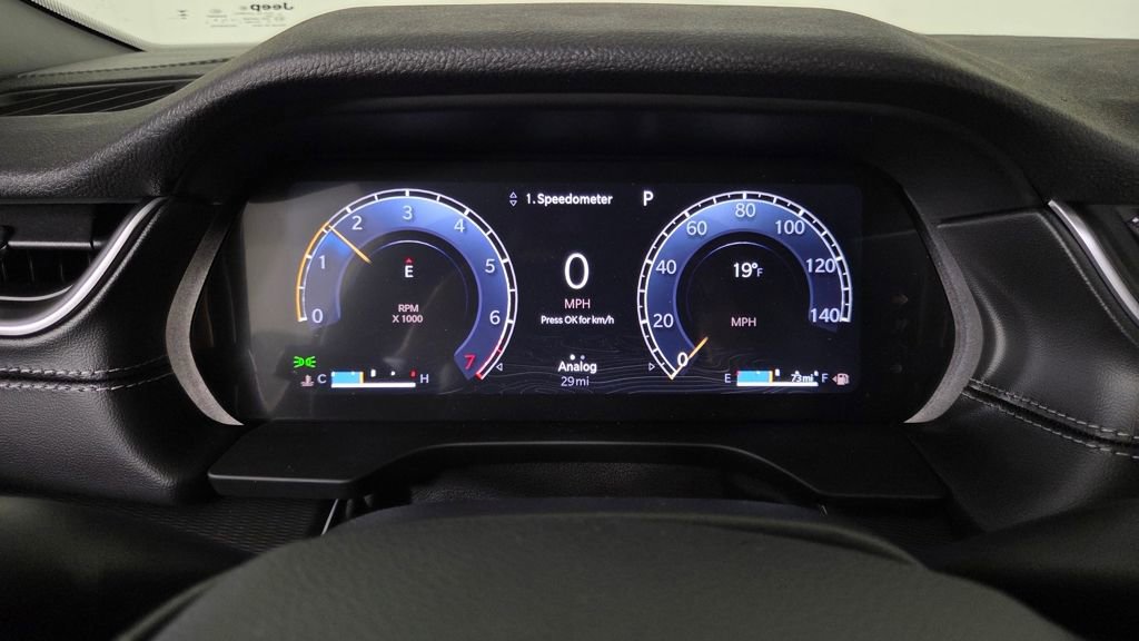 New 2025 Jeep Grand Cherokee Laredo w/ Luxury Tech Group I image 20