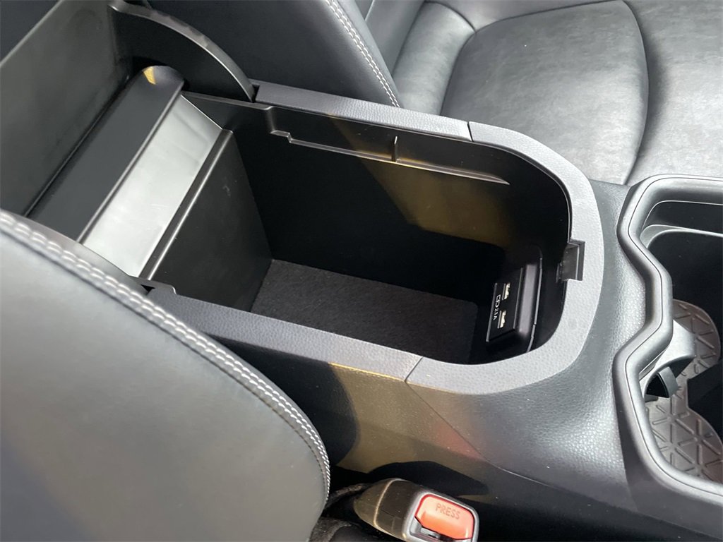 Used 2021 Toyota RAV4 XLE Premium image 32