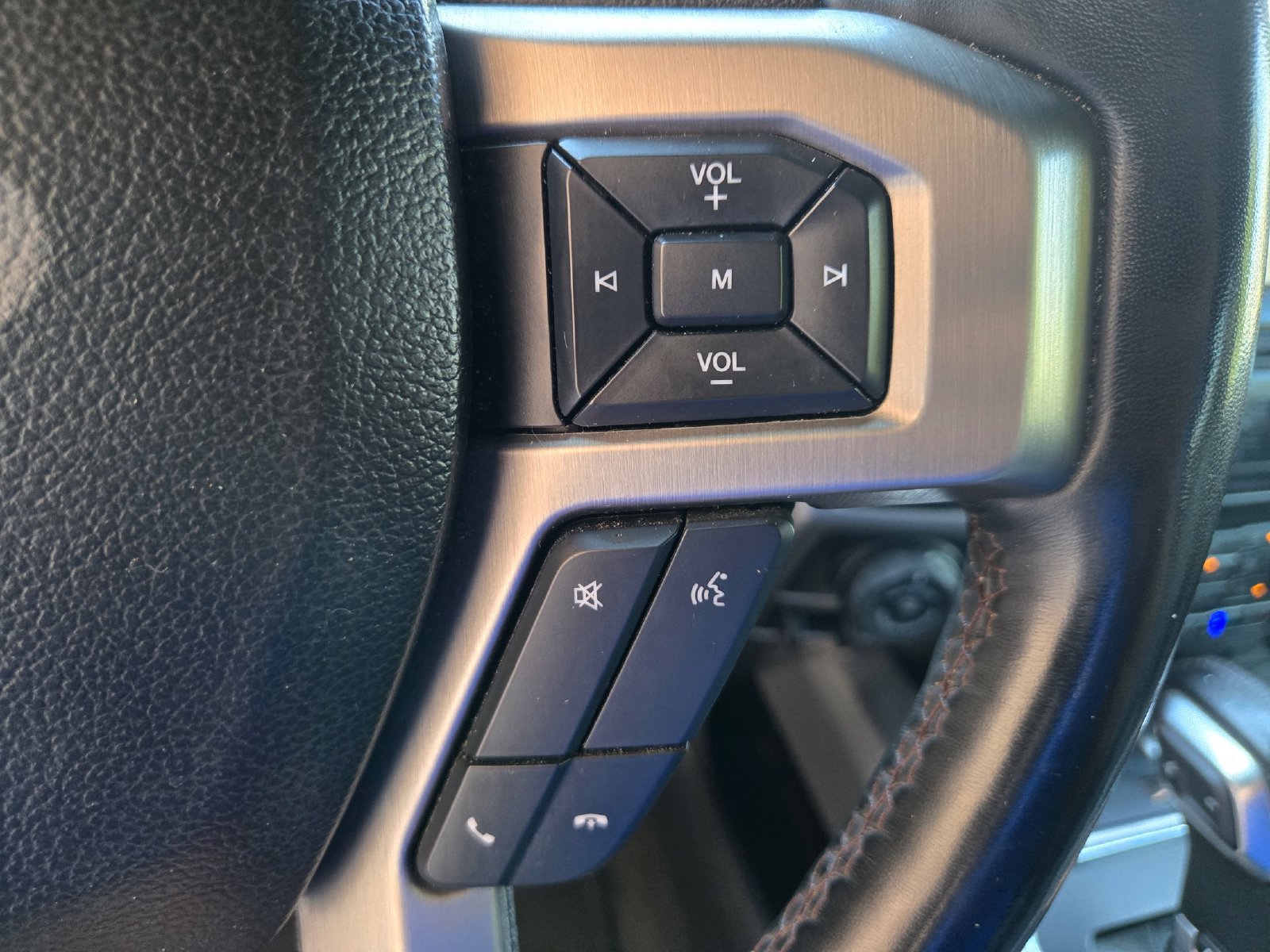 Used 2018 Ford F150 Platinum w/ Equipment Group 701A Luxury AWD/4WD image 13