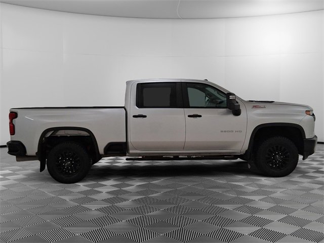 Used 2023 Chevrolet Silverado 3500 W/T image 2