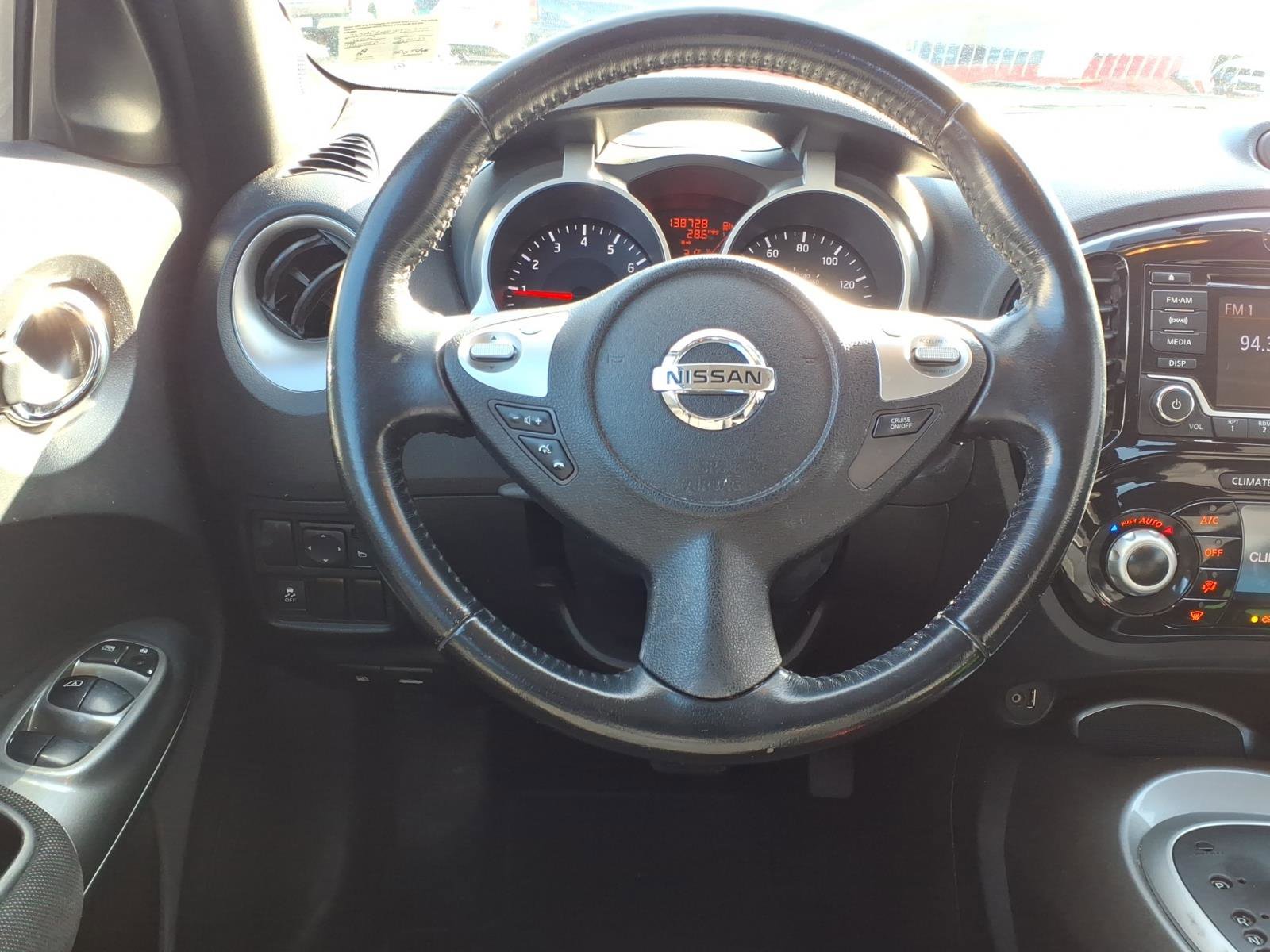 Used 2015 Nissan Juke SV FWD image 5