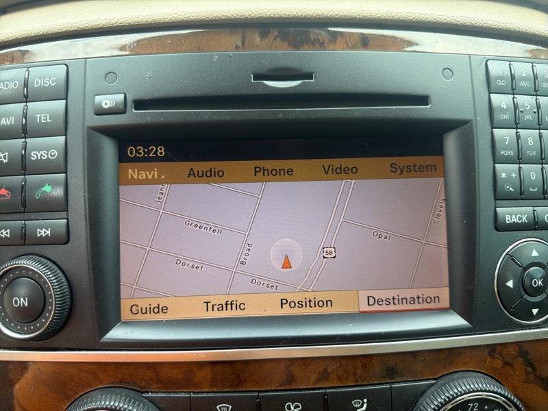Used 2011 Mercedes-Benz R 350 4MATIC image 32