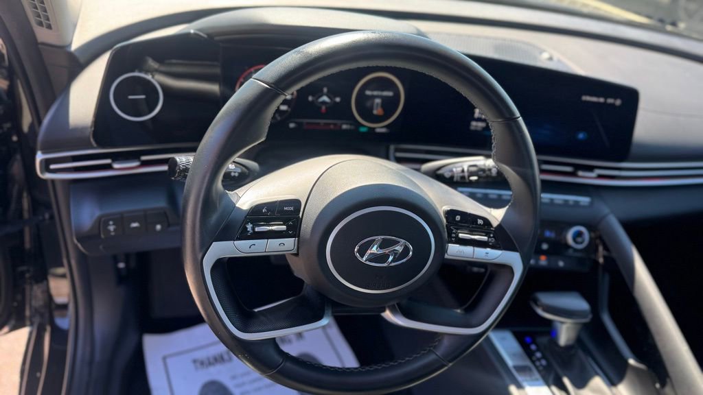 Certified 2023 Hyundai Elantra Limited FWD image 13