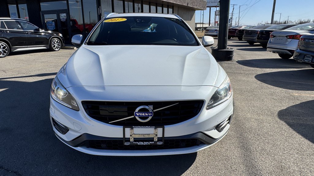 Used 2017 Volvo V60 T6 R-Design Platinum w/ Climate Package AWD/4WD image 3
