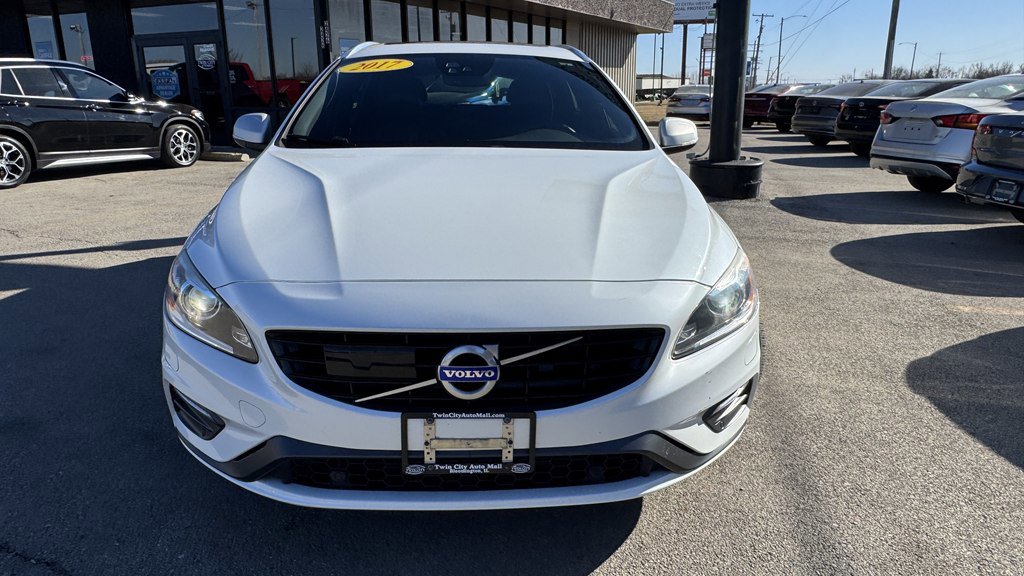Used 2017 Volvo V60 T6 R-Design Platinum w/ Climate Package image 3