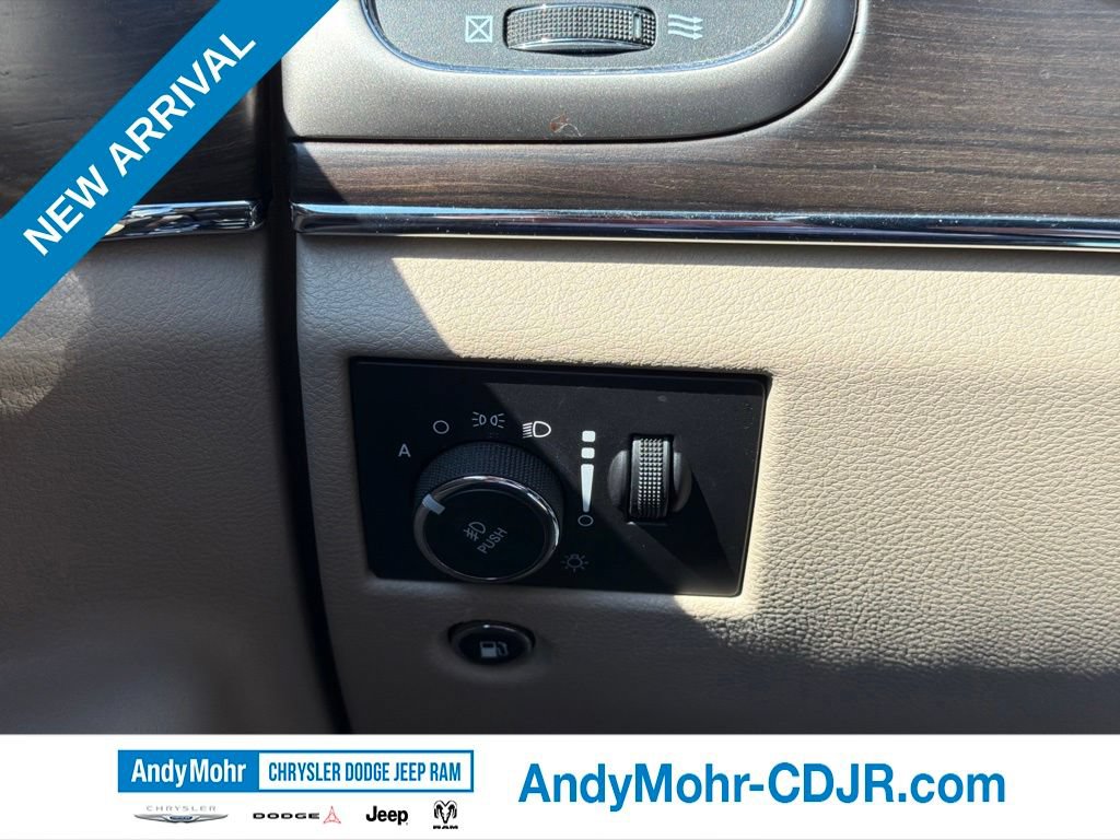 Used 2017 Jeep Grand Cherokee Overland AWD/4WD image 27