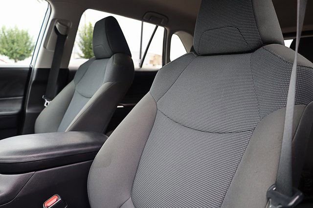 Used 2024 Toyota RAV4 LE image 31