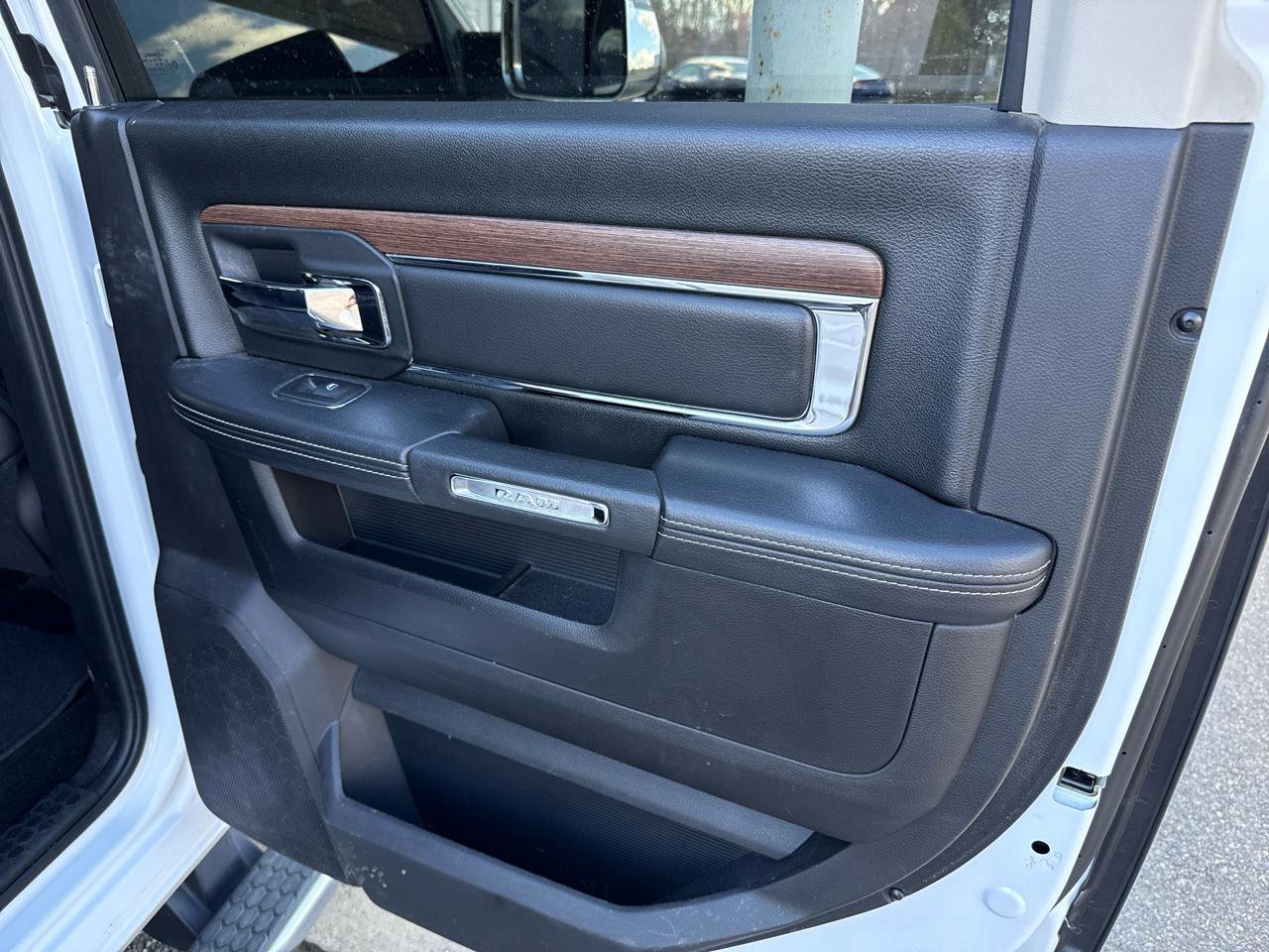 Used 2017 RAM 3500 Laramie image 26