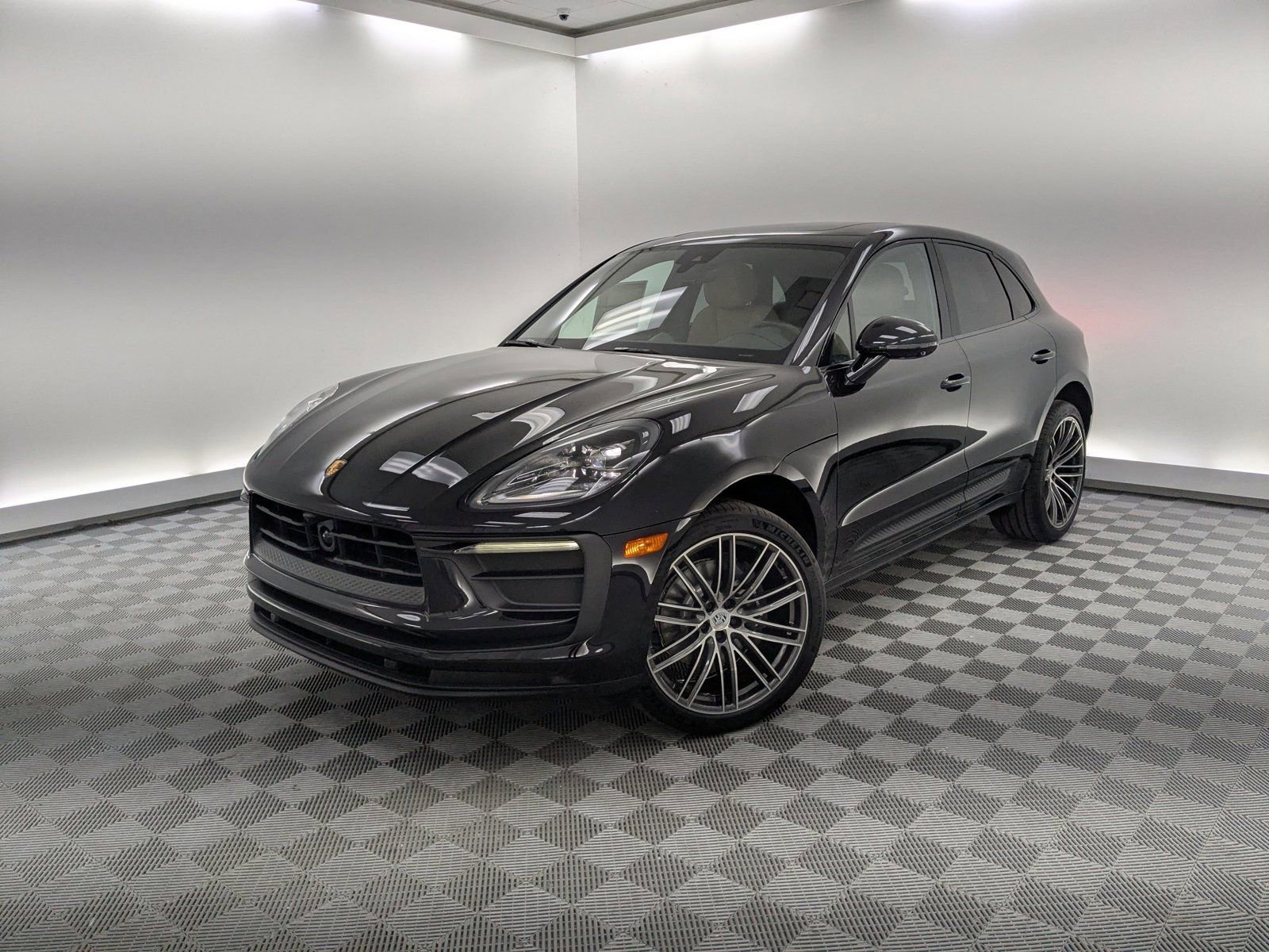 New 2026 Porsche Macan image 1