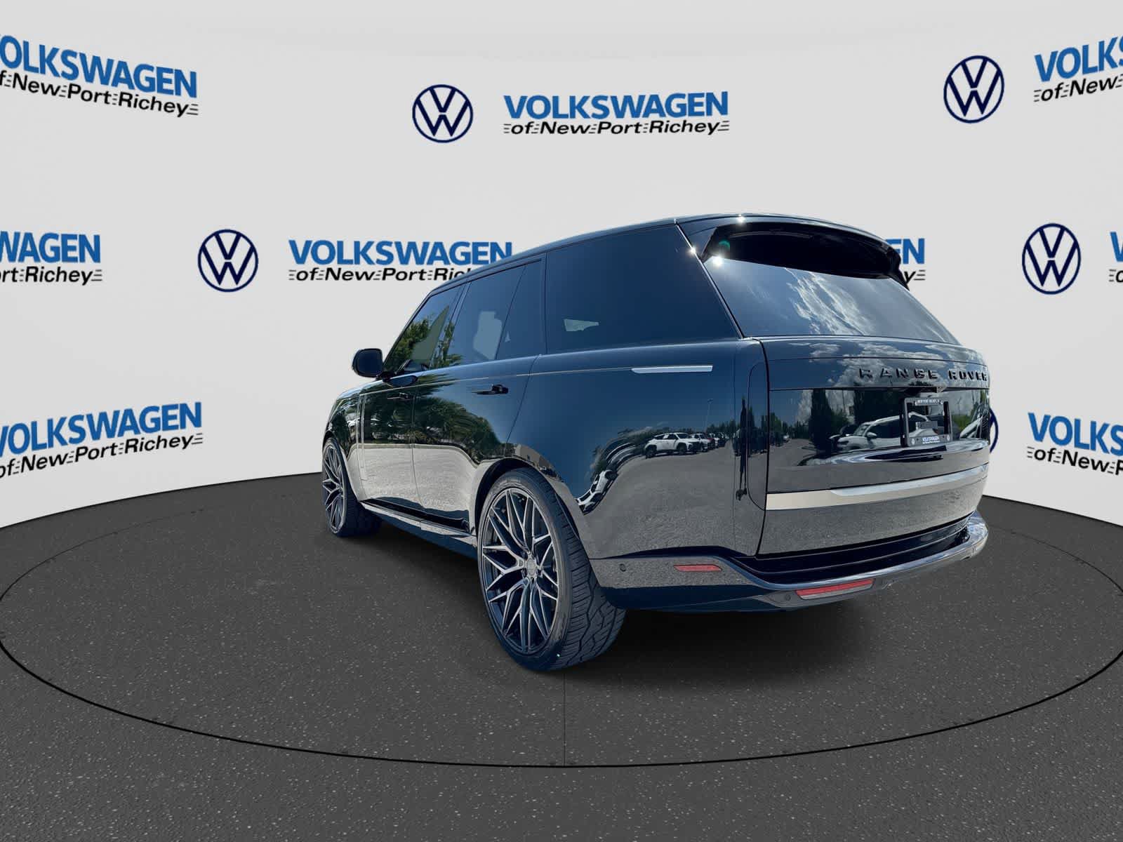 Used 2023 Land Rover Range Rover SE AWD/4WD image 4