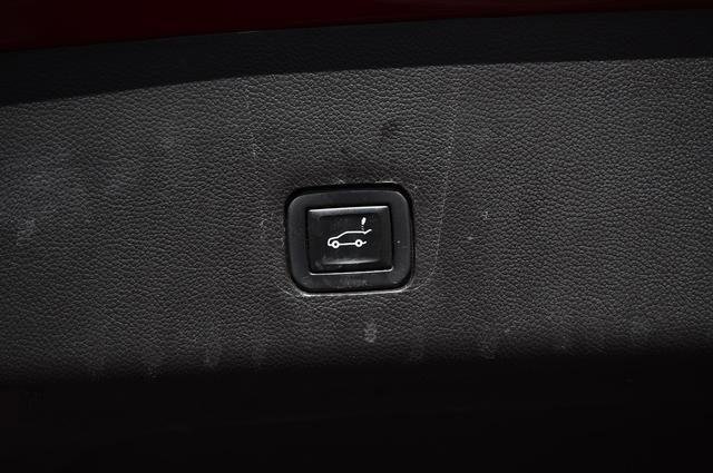 Used 2020 Chevrolet Traverse RS image 37