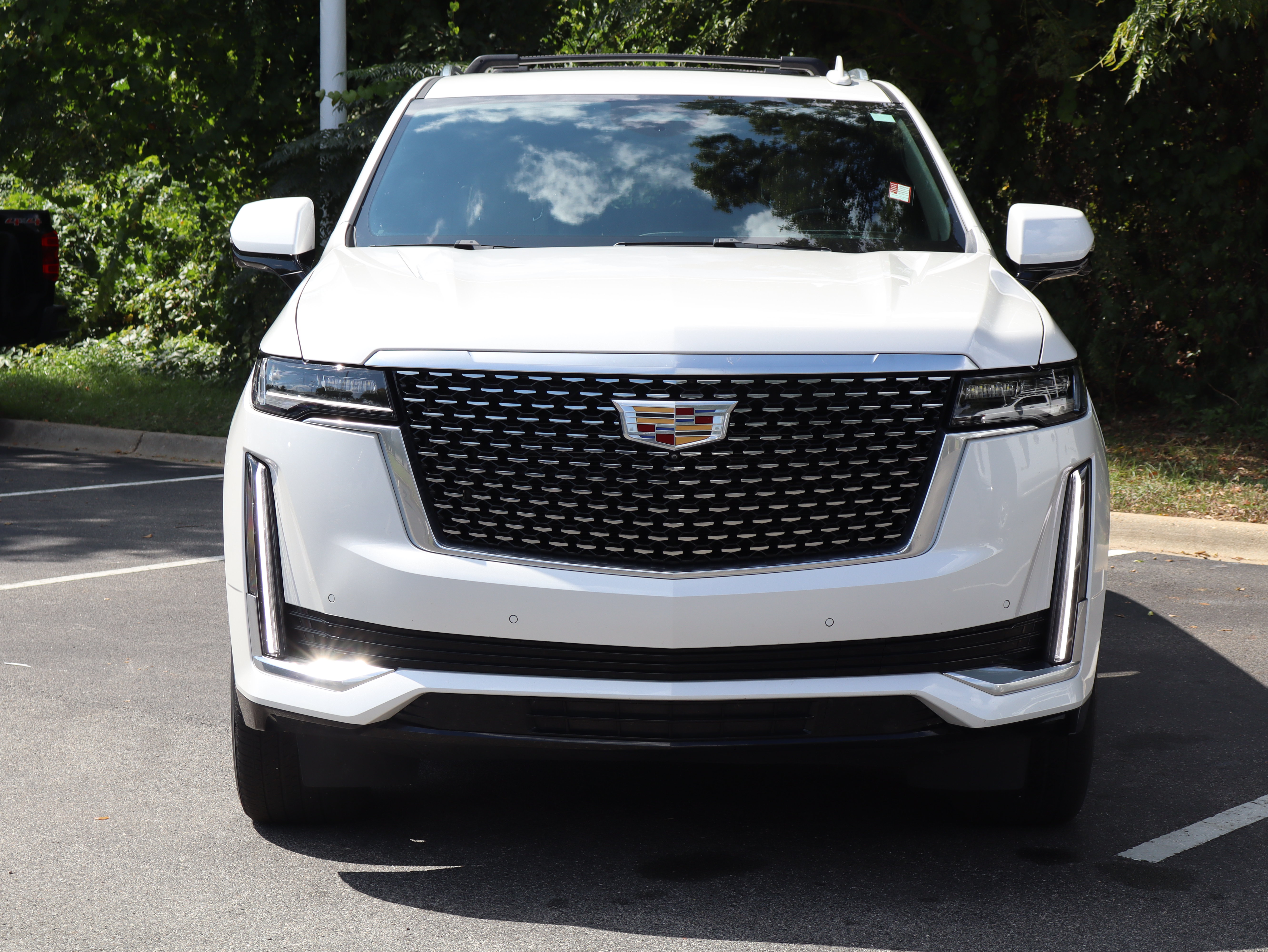 Used 2023 Cadillac Escalade ESV Premium Luxury w/ Performance Package AWD/4WD image 10
