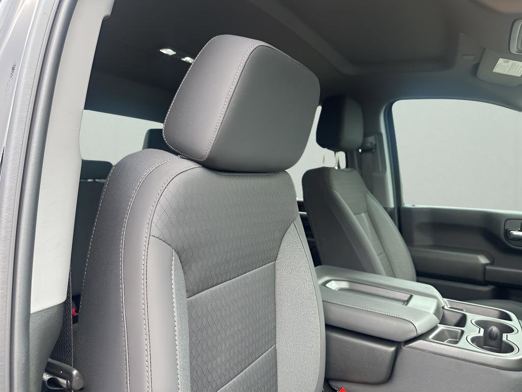 Used 2025 Chevrolet Silverado 2500 Custom w/ Custom Value Package image 14