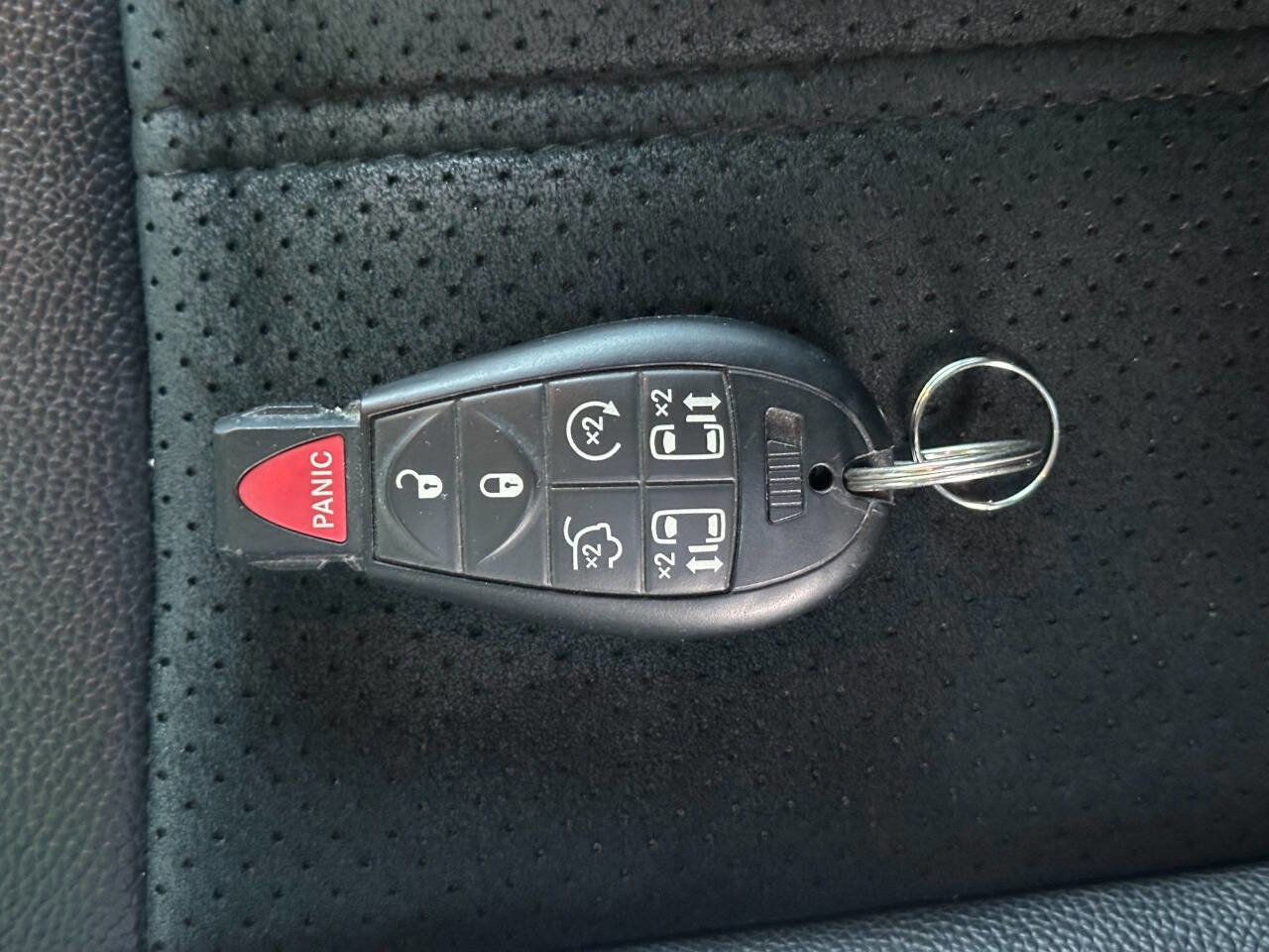 Used 2018 Dodge Grand Caravan SXT image 38