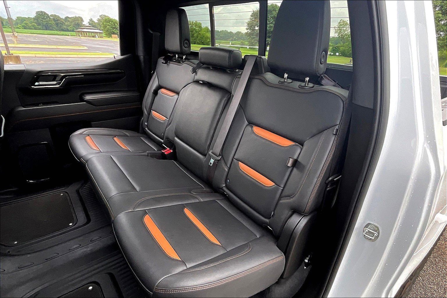 Used 2024 GMC Sierra 1500 AT4 w/ Technology Package image 17