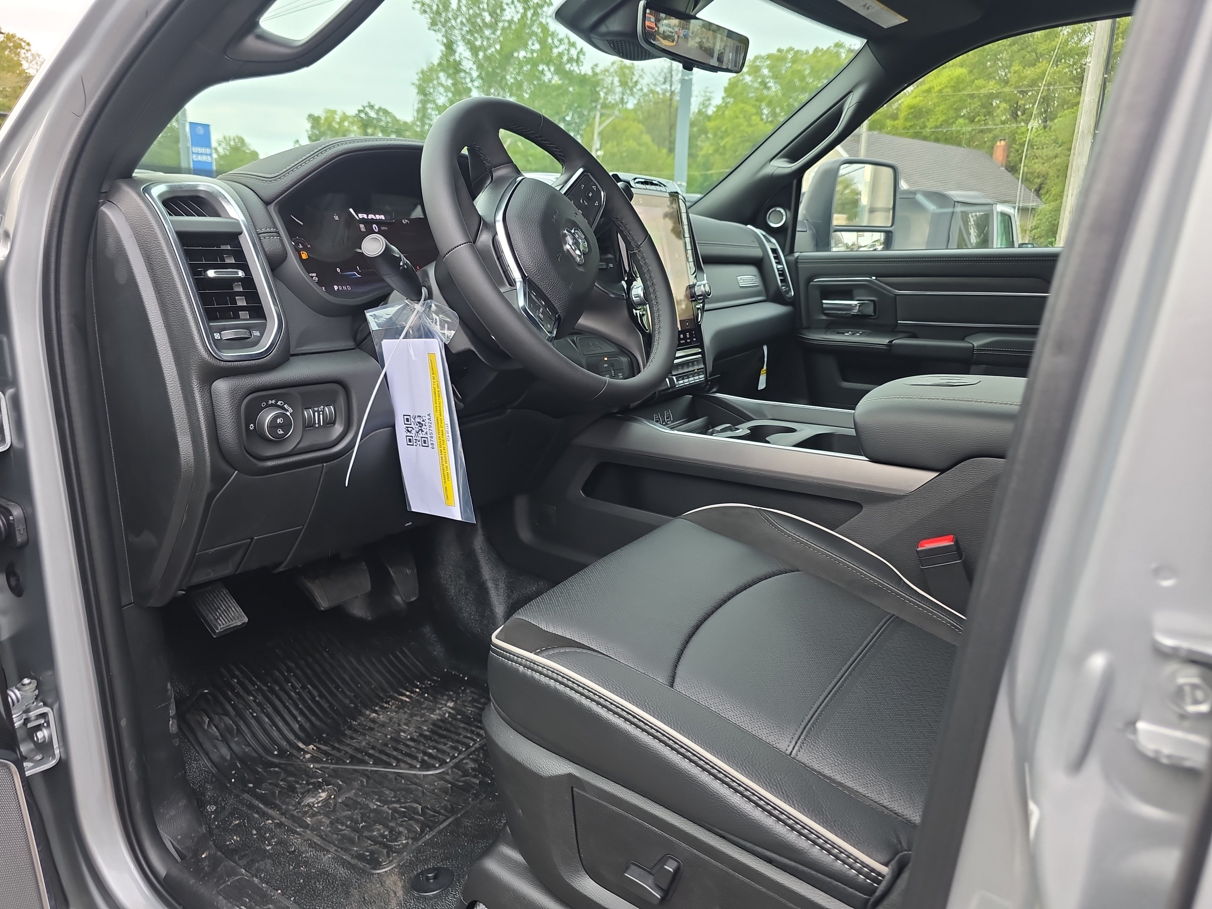 New 2027 RAM 3500 4x4 Crew Cab DRW image 3