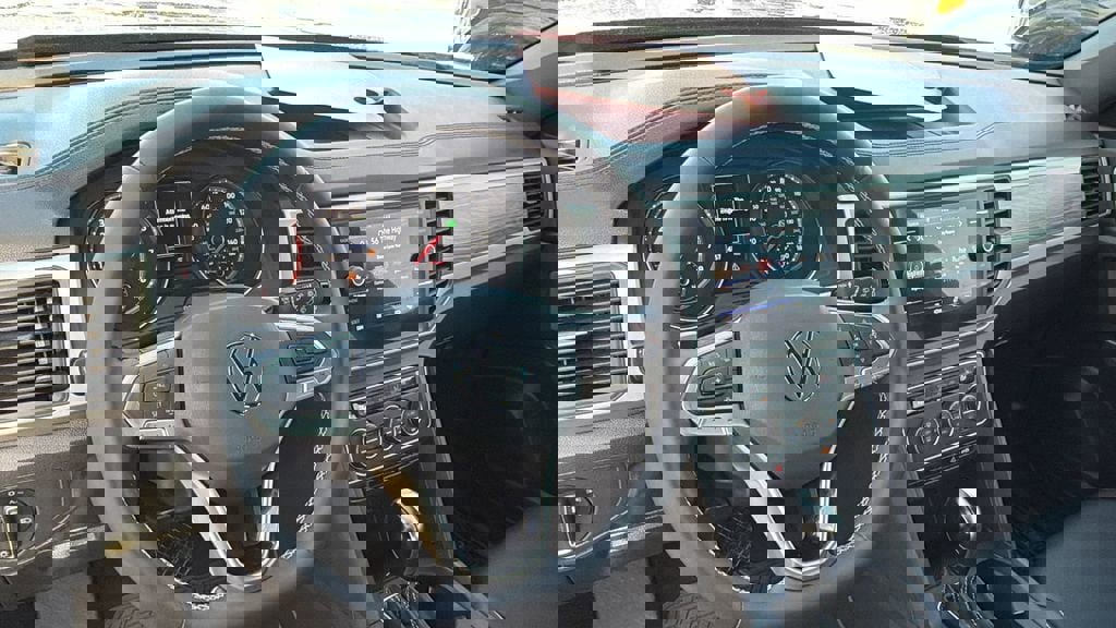 Used 2021 Volkswagen Atlas Cross Sport SE image 21