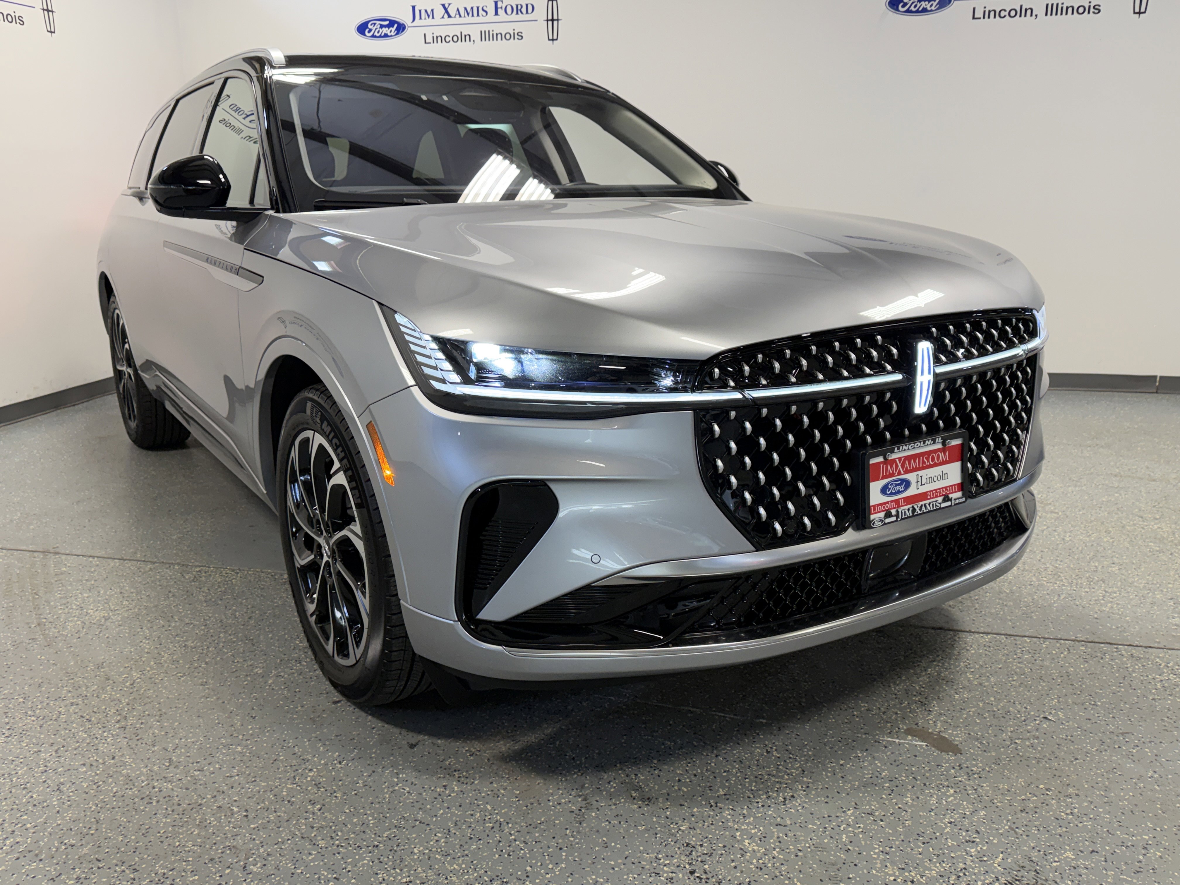 Used 2025 Lincoln Nautilus Reserve image 36