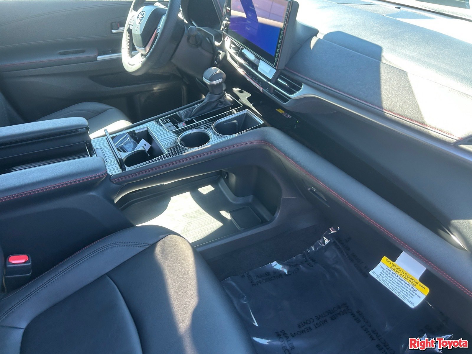 New 2026 Toyota Sienna XSE AWD/4WD image 13