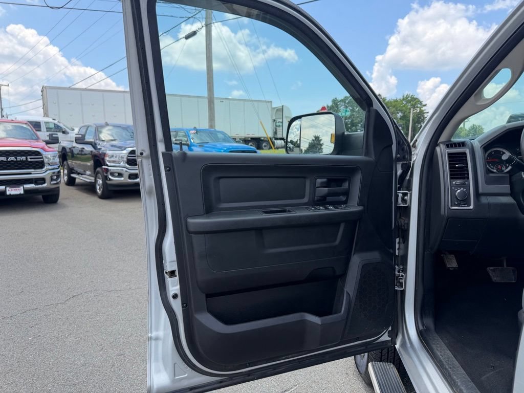 Used 2018 RAM 3500 Tradesman w/ Chrome Appearance Group AWD/4WD image 13